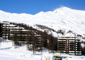 Studio avec balcon amenage et wifi a Vars